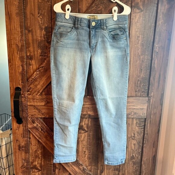 Democracy Womens light wash denim jeans size 8 - Picture 1 of 3